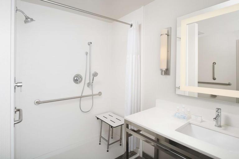 Bathroom 5, Hilton Garden Inn San Antonio Downtown Riverwalk, Bexar