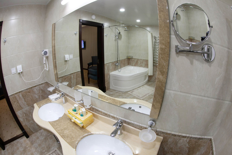 Bathroom 4, Zargaron Plaza, Buxoro