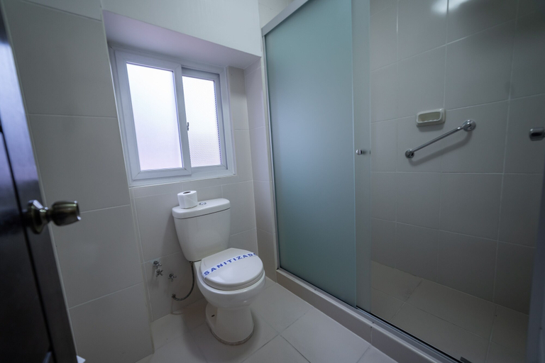 Bathroom 4, Hotel Calacoto, Pedro Domingo Murillo