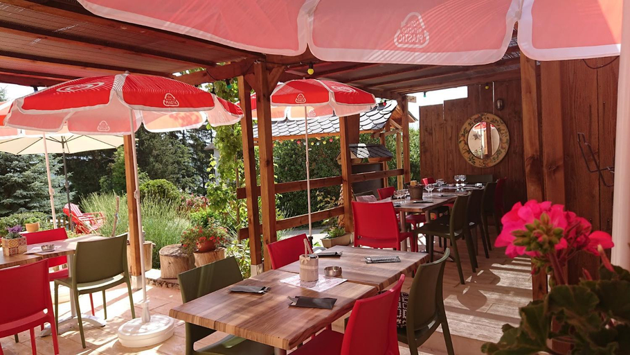 Food & Drinks 3, Le sapin rouge - Restaurant - bar - chambres d'hotes, Ariège