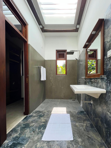 Bathroom 4, Villa Ema, Hikkaduwa