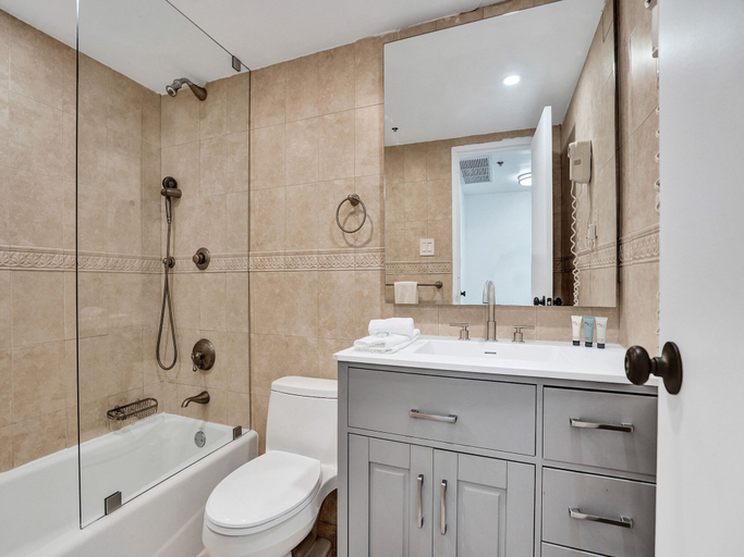 Bathroom 4, Alexander Hotel, Miami-Dade
