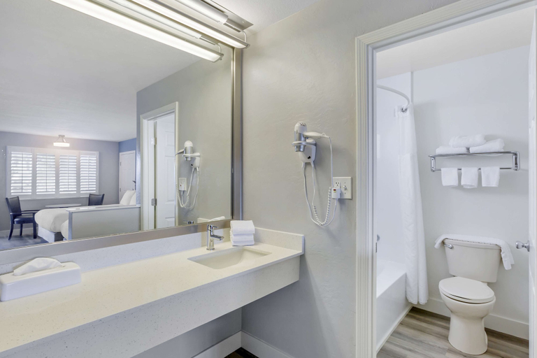 Bathroom 4, Best Western Space Age Lodge, Maricopa