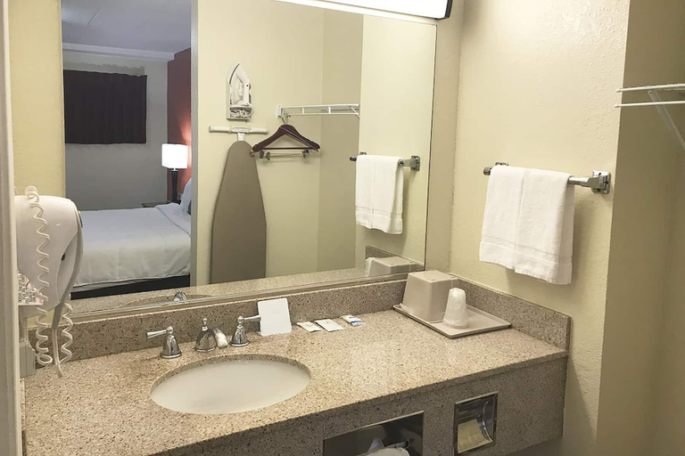 Bathroom 5, Super 8 by Wyndham Greensburg, Westmoreland