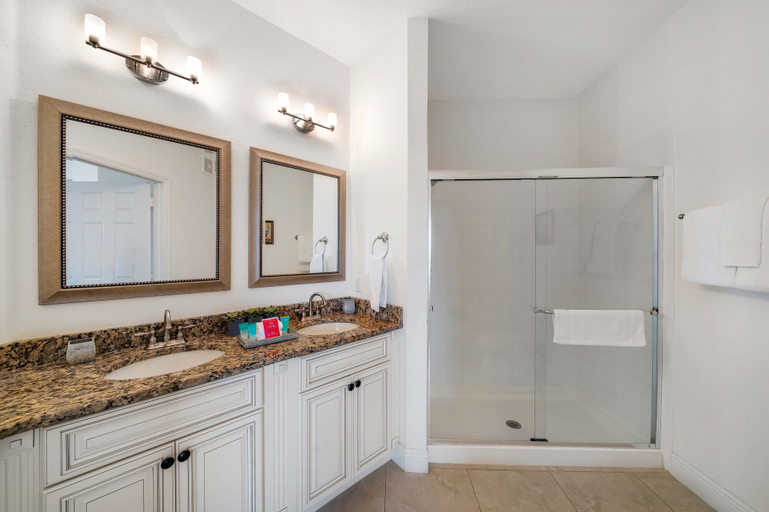 Bathroom 4, Updated Condo Near Conv Ctr, I-drive & Universal!, Orange