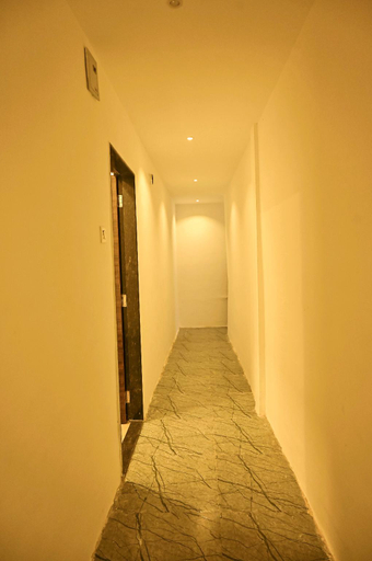 Others 4, Airport Stay, Pune