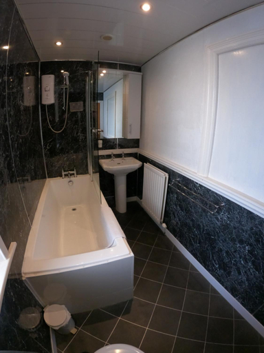 Bathroom 3, Strands Hotel/Screes Inn & Micro Brewery, Cumbria