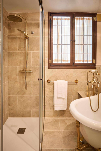 Bathroom 3, El Retiro del Obispo, Álava