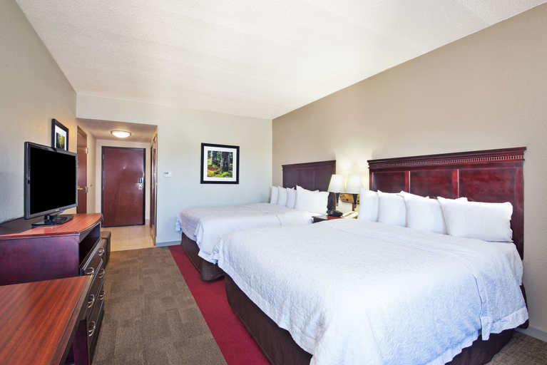 Bedroom 3, Hampton Inn Huntington/Barboursville, Cabell