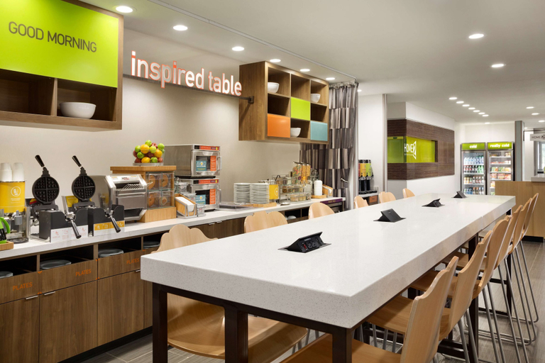 Food & Drinks 5, Home2 Suites by Hilton Houston Webster, Houston