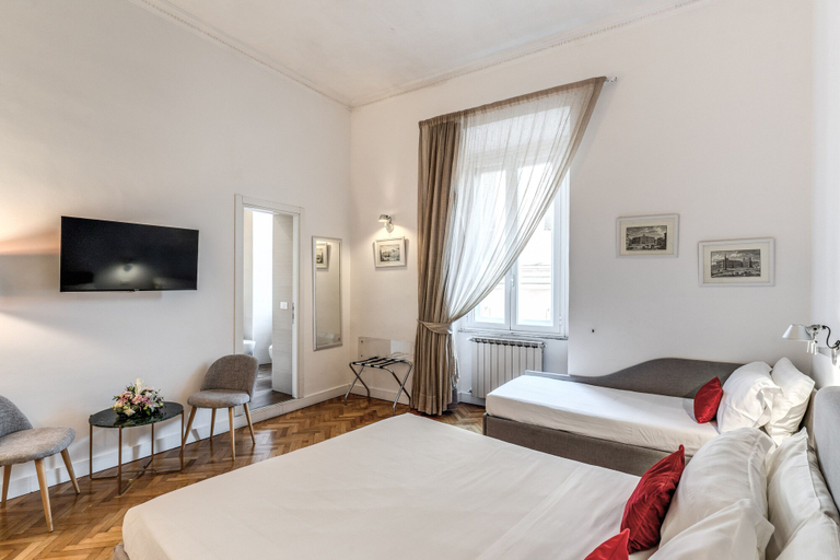 Bedroom 4, Little Queen Relais, Roma