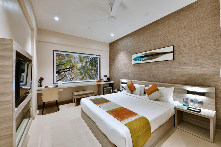 Bedroom, Click Hotel Pithampur, Dhar