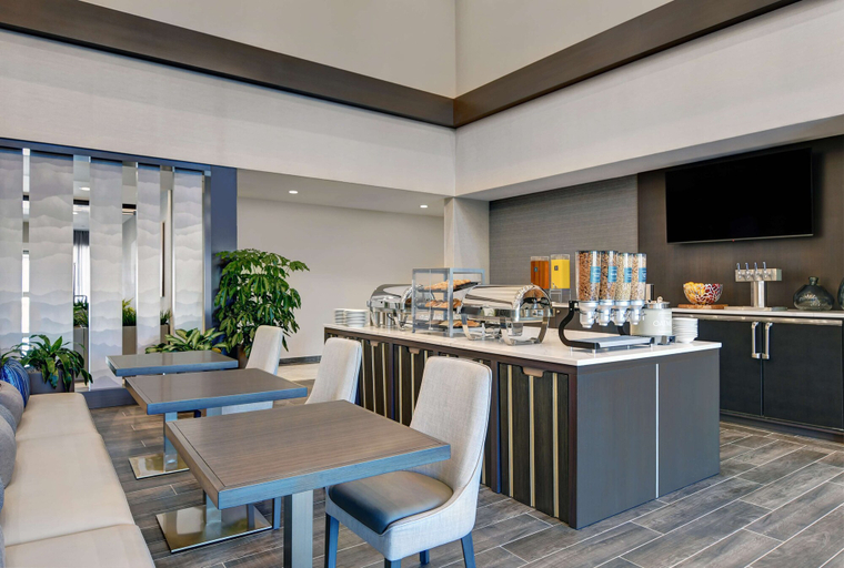 Food & Drinks 4, Homewood Suites by Hilton Edison Woodbridge, Middlesex