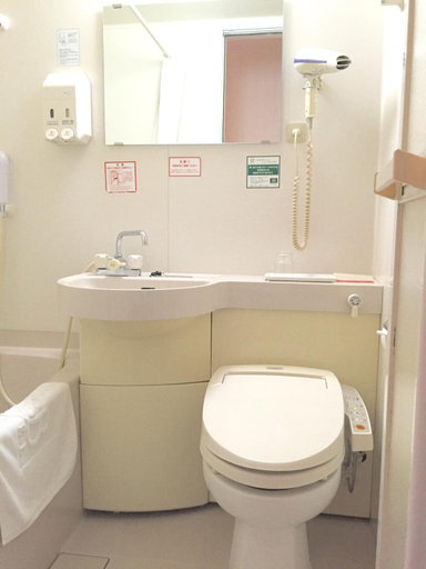 Bathroom 4, R&B Hotel Kobe-Motomachi, Kobe