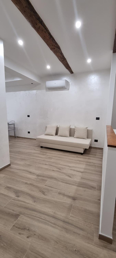 Others 4, The Hemme's Home, Genova