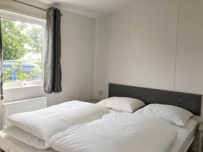 Bedroom 3, Recreatiepark De Wielen, Harenkarspel