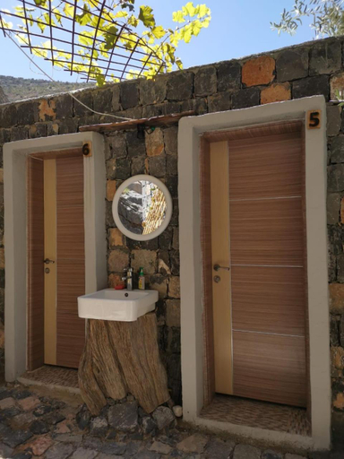 Bathroom 4, The Suwgra Heritage Inn, Izki
