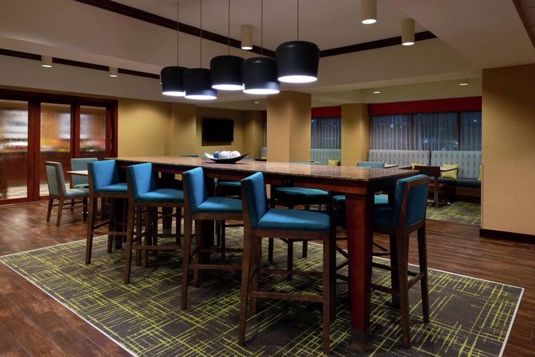 Food & Drinks 5, Hampton Inn Greensboro-Airport, Guilford