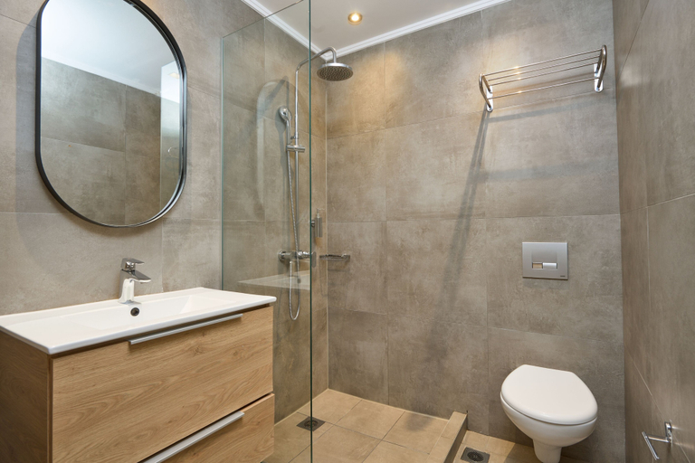 Bathroom 5, Elephant Suites, Central Macedonia