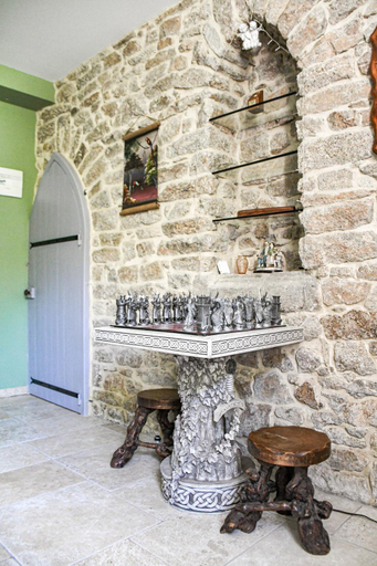 Others 2, Le Manoir de Menglieu, Morbihan