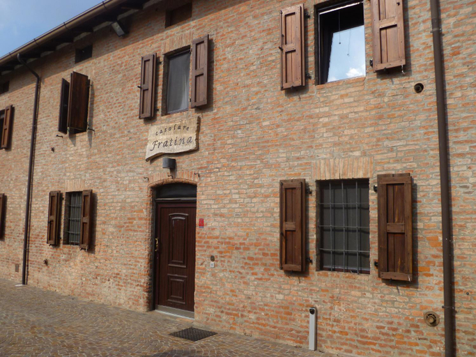 Others 3, Casolare Fratina, Parma