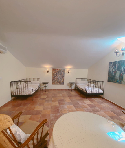 Others 4, Casa Lares, Badajoz
