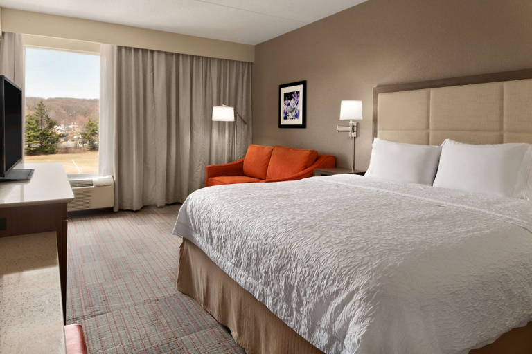 Bedroom 3, Hampton Inn Denville/Rockaway/Parsippany, Morris
