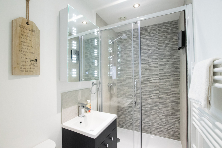 Bathroom 3, Rowan Tree Your Apartment, Bristol