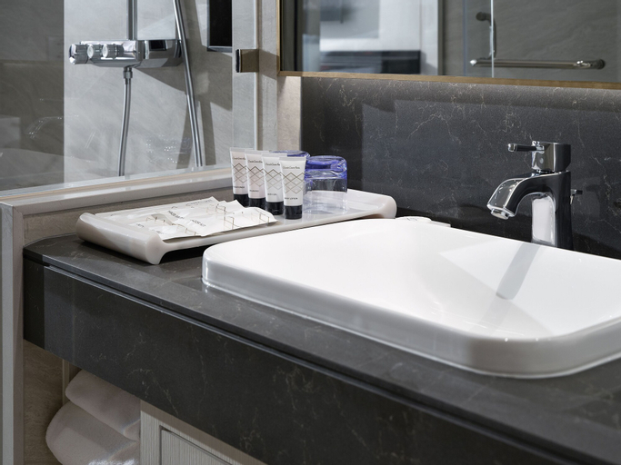 Bathroom 17