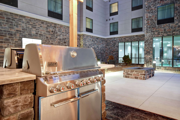 Food & Drinks 5, Homewood Suites by Hilton Orange New Haven, New Haven