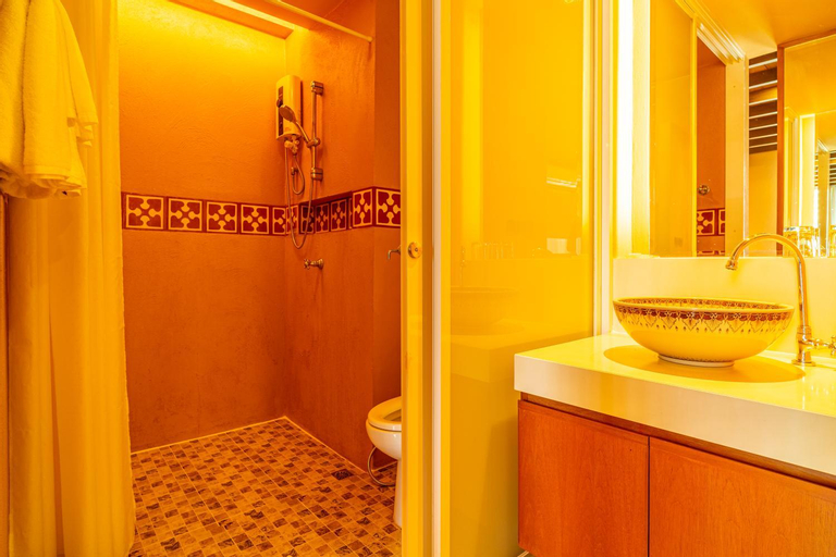 Bathroom 11