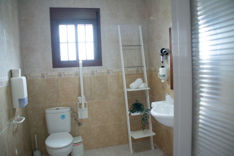 Bathroom 4, Hostal Rural la Plata, Cádiz