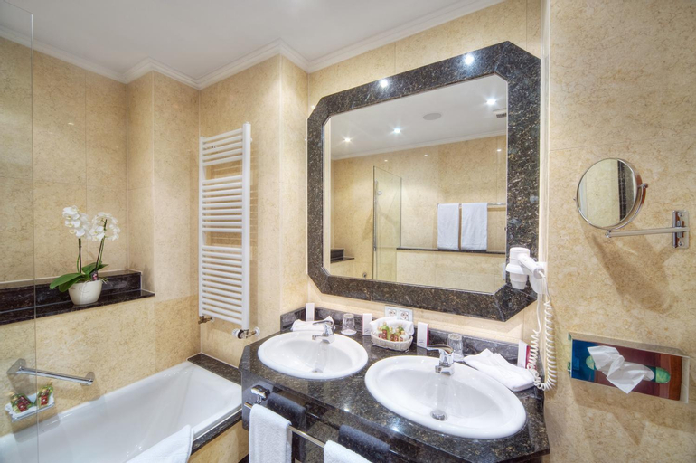 Bathroom 4
