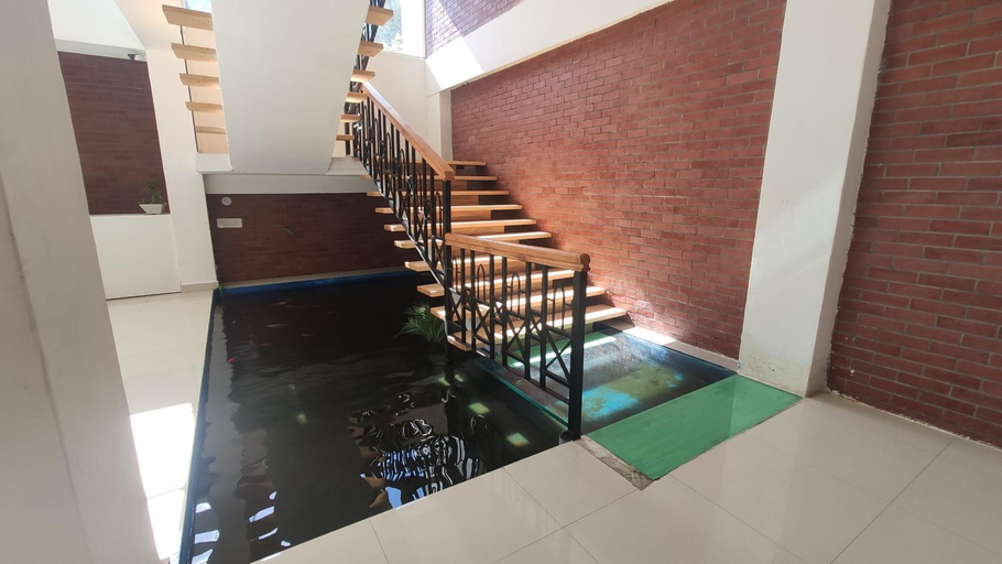 Public Area 2, Gezellig Inn Oasis, Kullu