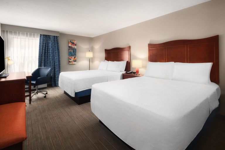Bedroom 3, Hampton Inn & Suites El Paso-Airport, El Paso