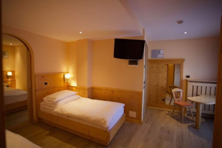 Bedroom 3, Hotel Cima Rosetta, BW Signature Collection, Trento