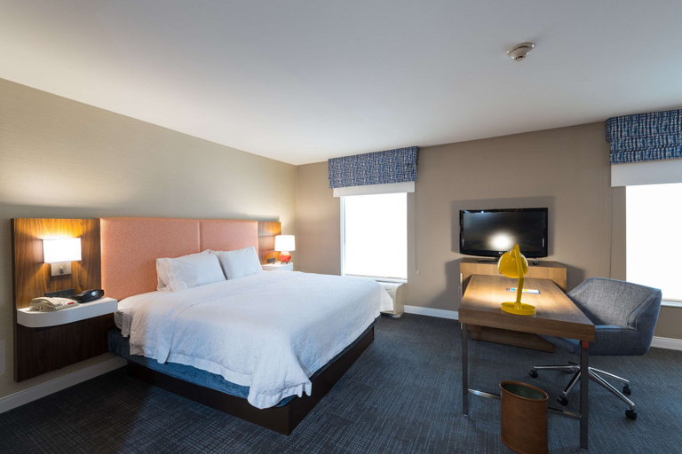 Bedroom 3, Hampton Inn & Suites Jamestown, Chautauqua