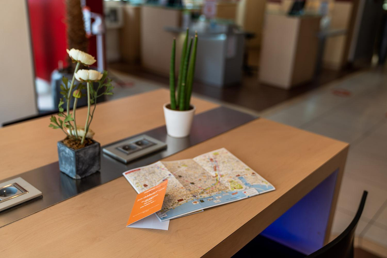 Public Area 2, easyHotel Nice Old Town, Alpes-Maritimes