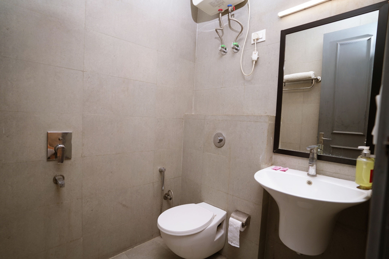Bathroom, Hotel Lyf Corporate Suites Meera Bagh, Delhi