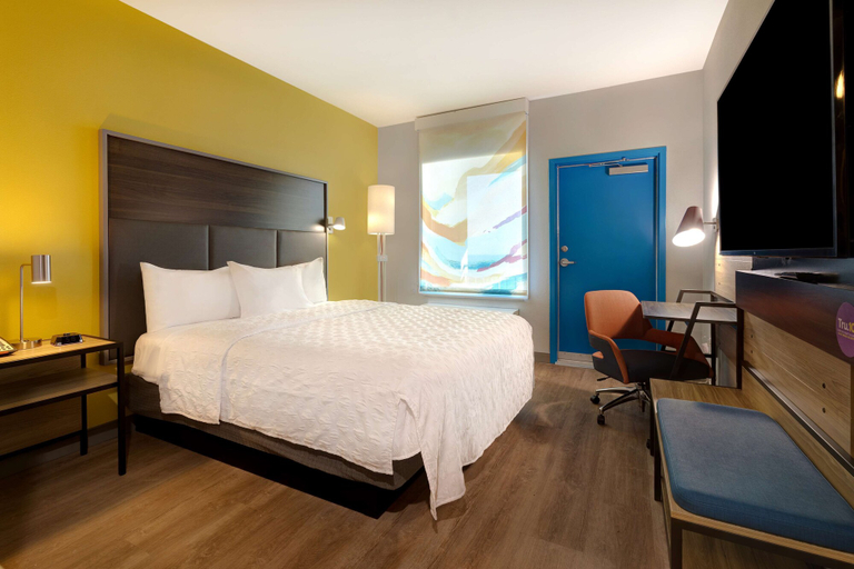 Bedroom 3, TRU BY Hilton Galveston, Galveston
