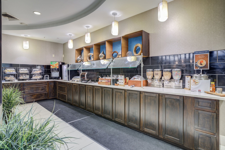 Food & Drinks 5, SpringHill Suites by Marriott Gainesville, Alachua