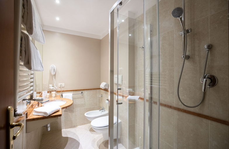 Bathroom 4, Charme, Prato