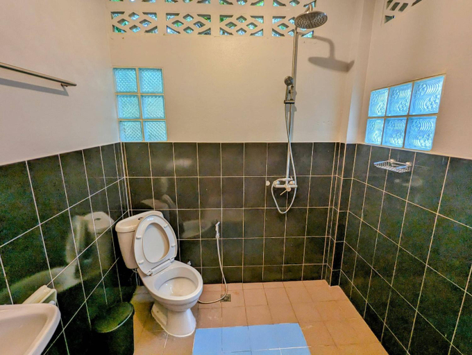 Bathroom 3, Ziggy Stardust Resort, Muang Ranong