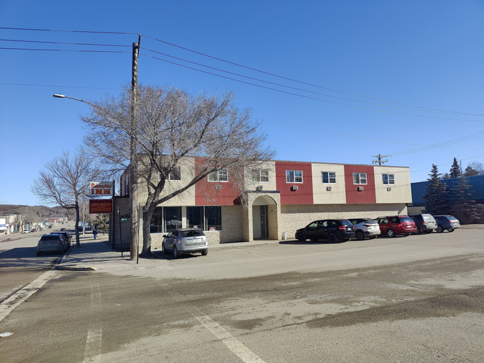 Exterior & Views 2, Minnedosa Inn, Division No. 15