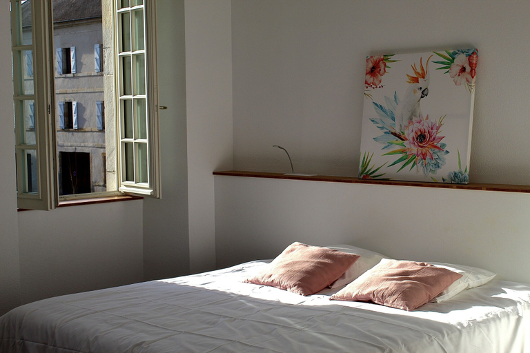 Bedroom 3, Logis Hotel le Commerce, Pyrénées-Atlantiques