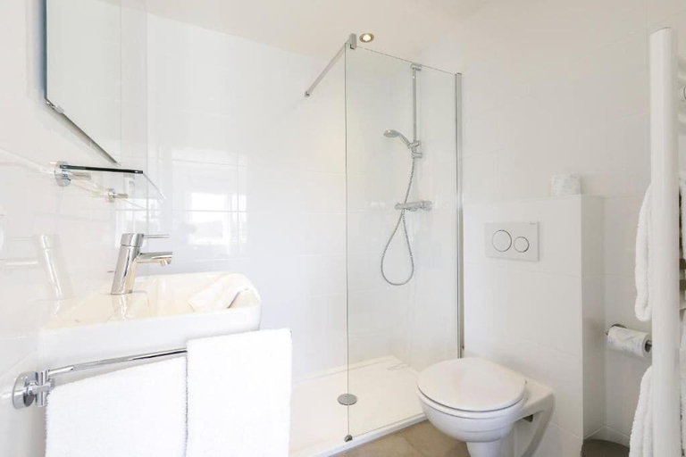 Bathroom 4, Villa Parnassia, Bergen