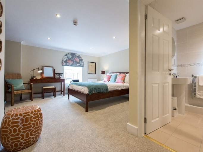 Bedroom 3, Darwin's Townhouse, Shropshire