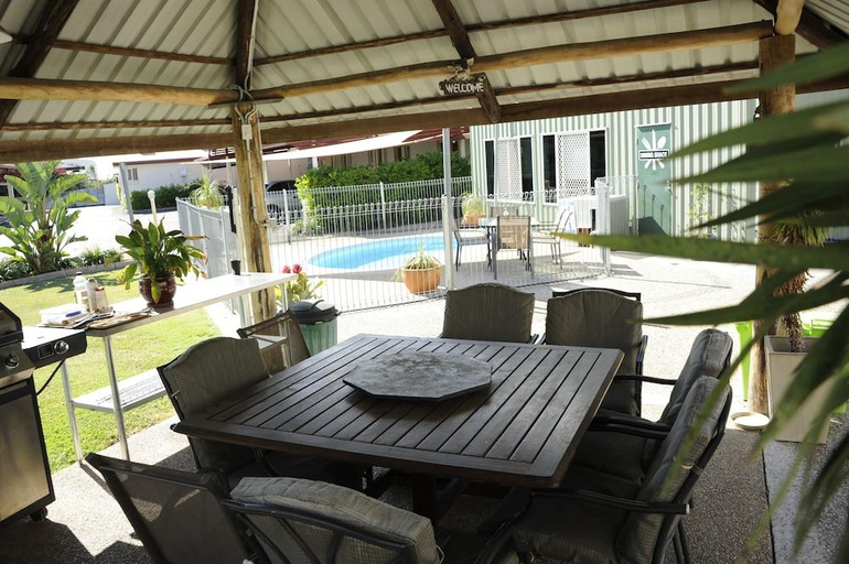 Food & Drinks, Sun Valley Motel Biloela, Banana