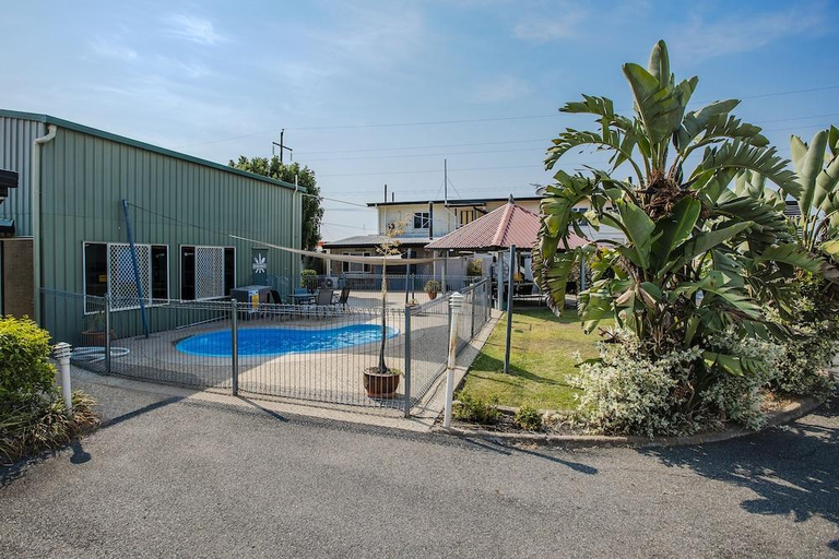 Sport & Beauty 2, Sun Valley Motel Biloela, Banana