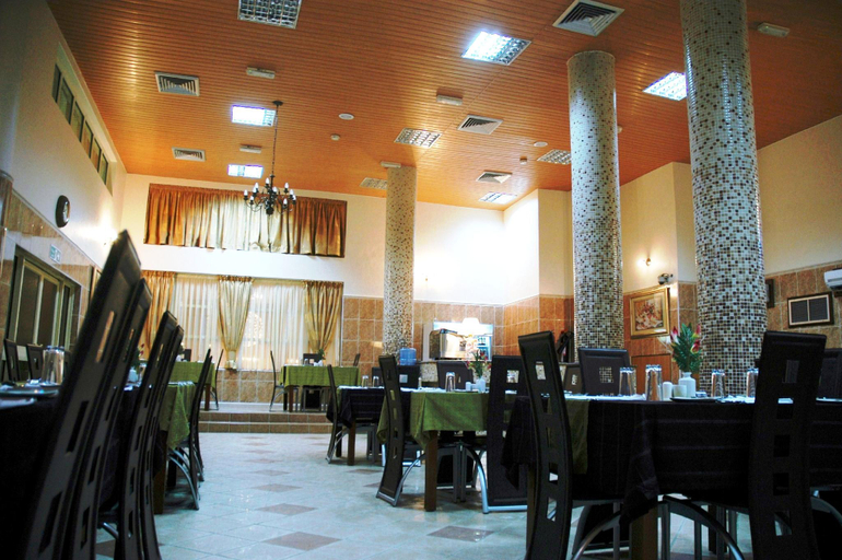 Food & Drinks 5, Welcome Centre Hotels, Mushin